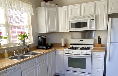 French Lick Cottage | Charming,Cozy, Cottage - French Lick Quarters - Walk Casino/Resort, Pubs, Etc