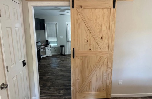 Cave Spring Cabin | Charming Creek Cabin Stay