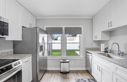 Dade City House | Charming Dade City - Backyard Oasis - Convenient to Tampa amenities