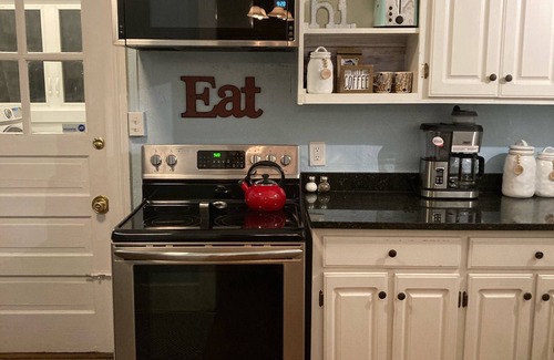 Aiken House | Charming downtown Aiken cottage close to restaurants and equestrian events!