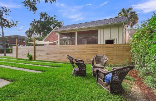 Charleston House | Charming Downtown Charleston, Near Hampton Park