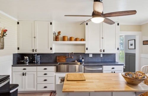 McCloud House | Charming Downtown McCloud Retreat by RedAwning