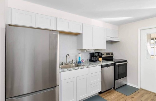 Downtown Zephyrhills House | Charming Duplex in Zephyrhills! 🌴