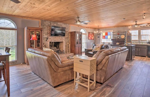 Summerville Cabin | Charming Escape w/ Fire Pit in Summerville!