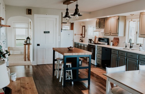 Nappanee House | Charming farmhouse in peaceful countryside