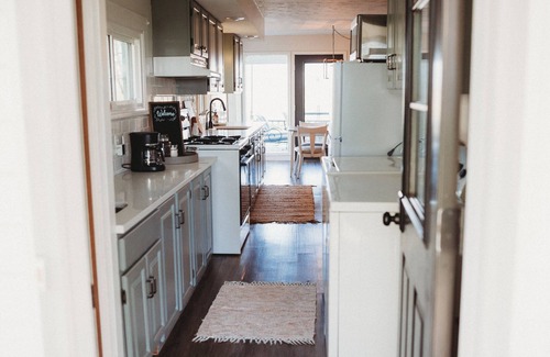 Nappanee House | Charming farmhouse in peaceful countryside