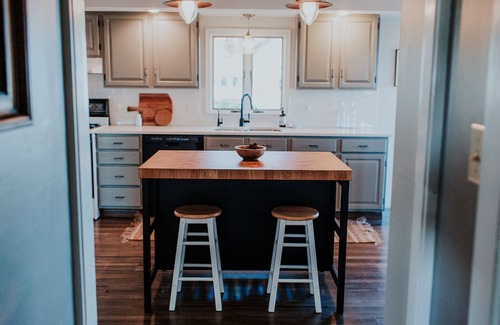 Nappanee House | Charming farmhouse in peaceful countryside