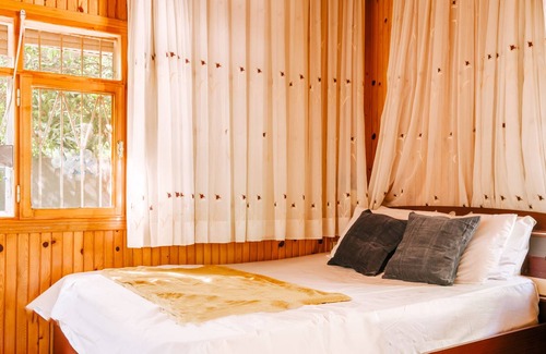 Goynuk Apartment | Charming Flat w Garden, 5 min to Beach in Kemer