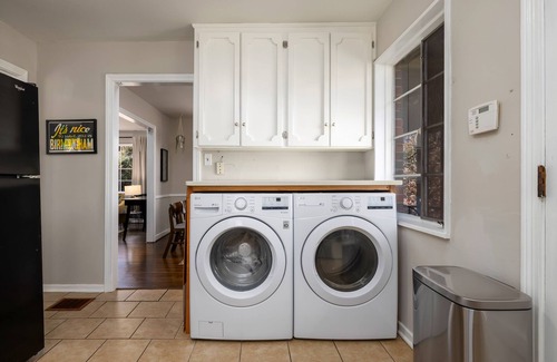 Forest Park House | Charming Forest Park Home with large yard; close to downtown, restaurants