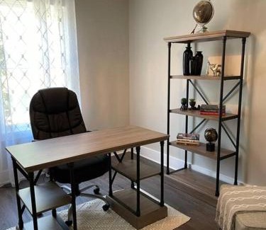 Gainesville House | Charming Gainesville Townhome 3