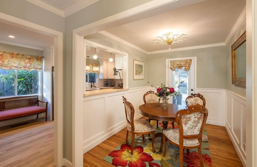 Half Moon Bay House | Charming Garden Cottage- steps to historic Old Town Half Moon Bay