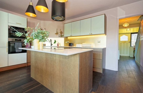 Petham Ski Chalet | Charming Getaway: BBQ Patio, Fire Pit, Near Kent Downs Trails