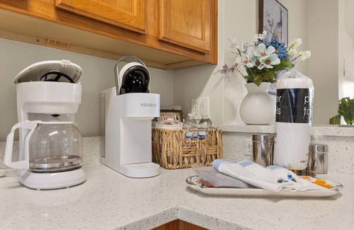 Sunset Lakes House | Charming & Gorgeous Lake views 3+2.5 townhome Washer Dryer AC Wi free parking