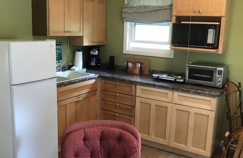 Green Lake Cottage | Charming guest house on 1.5 acre lake front property