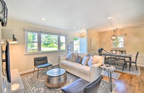 Hampton House | Charming Hampton Home with Yard 2 Mi to Beach!