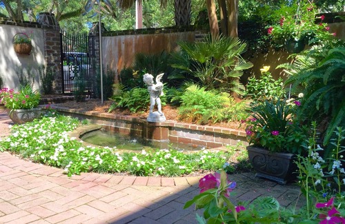 Georgetown Cottage | Charming Historic Guest House in the Heart of Town