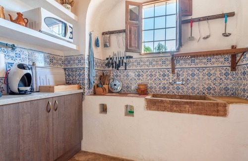 Es Carritxo House | Charming Holiday Home Can Bonjesus with Mountain View, Wi-Fi, Garden & Terrace; Parking Available, Pets Allowed