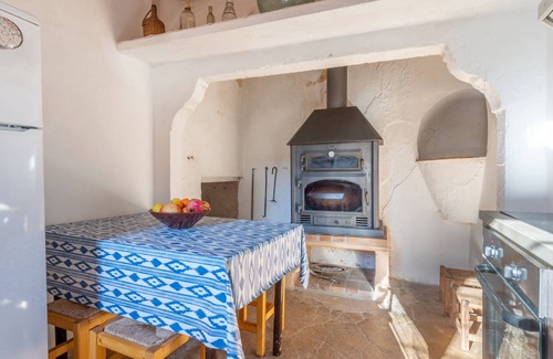 Es Carritxo House | Charming Holiday Home Can Bonjesus with Mountain View, Wi-Fi, Garden & Terrace; Parking Available, Pets Allowed