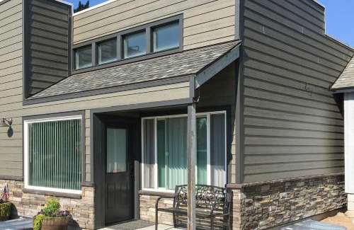 West Yellowstone House | Charming Home - 1 Mi to Yellowstone National Park!