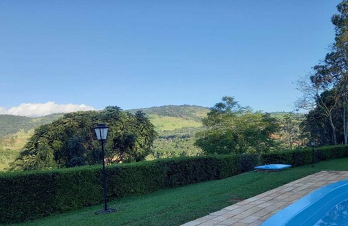 Vargem House | Charming home, gourmet ranch, WIFI, game room, beautiful view of the mountains!