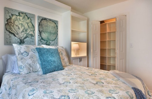 Fruitland Park Resort | Charming home in Active resort style community-200 pools. 62 golf courses.