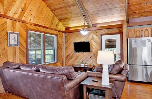 Fairhope House | Charming Home on Fish River - Perfect for your Family!