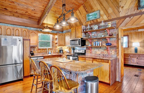 Fairhope House | Charming Home on Fish River - Perfect for your Family!