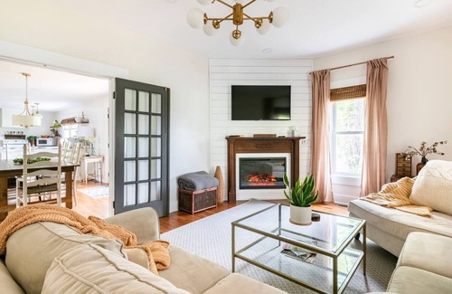 Monteagle House | Charming Home w/Grill and Firepit