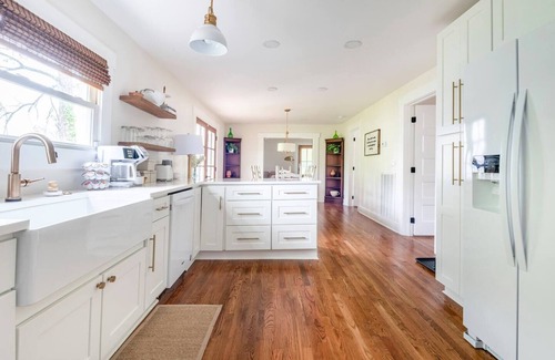 Monteagle House | Charming Home w/Grill and Firepit