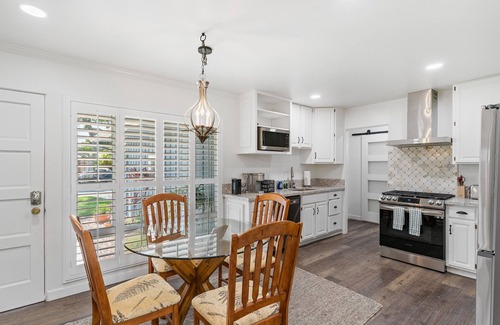 Los Altos House | Charming home with nearby golf, enclosed yard, full kitchen, & W/D