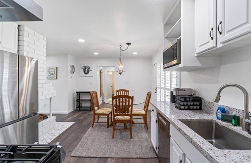 Los Altos House | Charming home with nearby golf, enclosed yard, full kitchen, & W/D