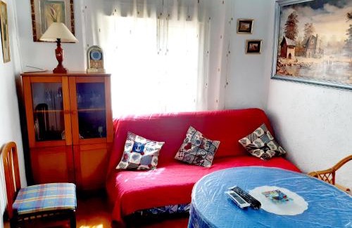 Illar House | Charming House in Íllar with Mountain View and Balcony