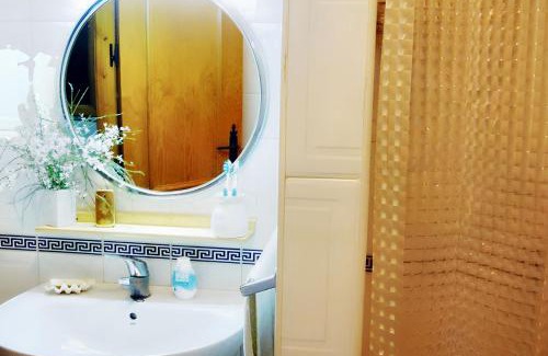 Bolonia House | Charming house with sea and mountain views in El Chaparral