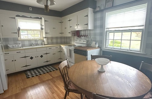 Boston Heights Other | Charming Hudson Farmhouse on 12 Acres - 2 Miles from Cuyahoga Valley Nat’l Park