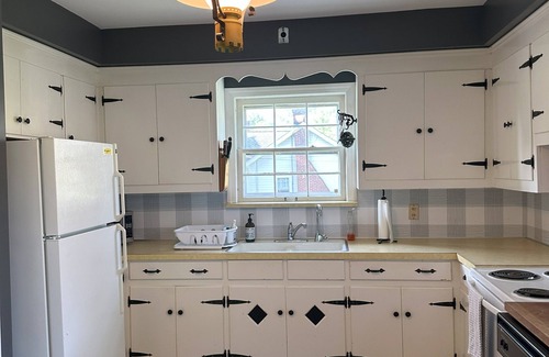 Boston Heights Other | Charming Hudson Farmhouse on 12 Acres - 2 Miles from Cuyahoga Valley Nat’l Park