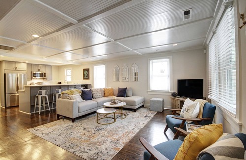 Charleston Cottage | Charming in Charleston - Close to Downtown & Folly Beach