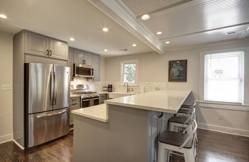 Charleston Cottage | Charming in Charleston - Close to Downtown & Folly Beach