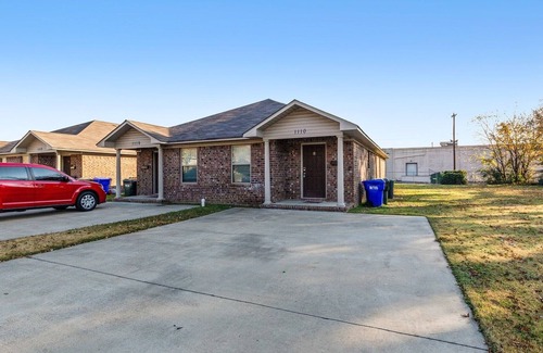 Conway House | Charming in Conway (3-Bedroom) by RedAwning