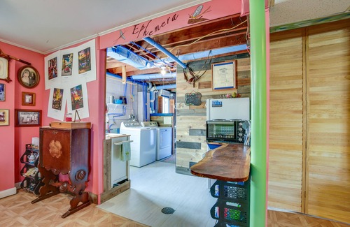 Kansas City Apartment | Charming Kansas City Studio with Fire Pit!