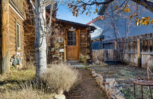 Ketchum House | Charming Ketchum Cottage with Gourmet Kitchen