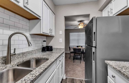 Durham Apartment | Charming King 2BR Suite in Research Triangle Park!