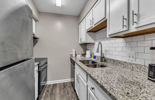 Durham Apartment | Charming King 2BR Suite in Research Triangle Park!