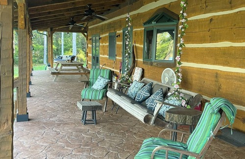 Paisley Cabin | Charming Lake Front Cabin