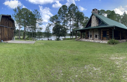 Paisley Cabin | Charming Lake Front Cabin