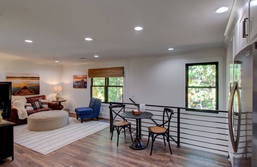 Reed Creek Apartment | Charming Lakefront Apartment