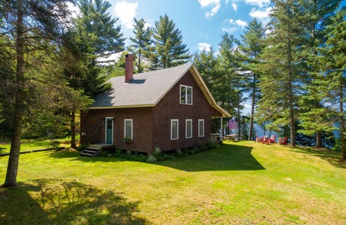 Franklin Cabin | Charming lakefront cabin close to Acadia National Park