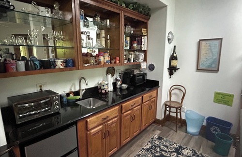 Tellico Village Apartment | Charming Lakeside 2-bedroom suite with WiFi, AC in welcoming Tellico Village