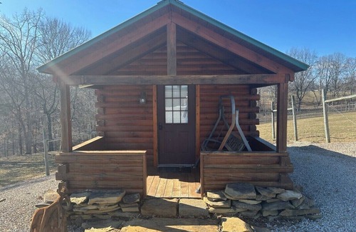 Bremen Cabin | Charming Log Cabin in Hocking Hills Old Man's Cave