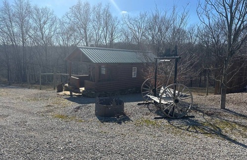 Bremen Cabin | Charming Log Cabin in Hocking Hills Old Man's Cave