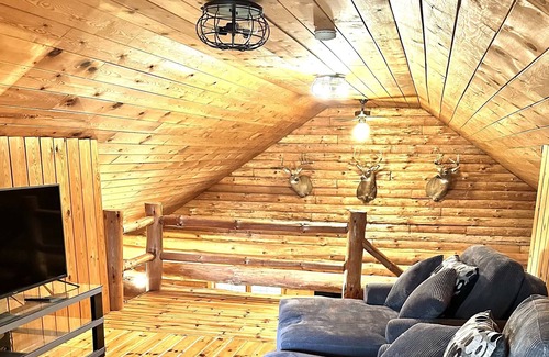 Lakewood Cabin | Charming log cabin in the woods. Access to utv/snowmobile trails and lakes.